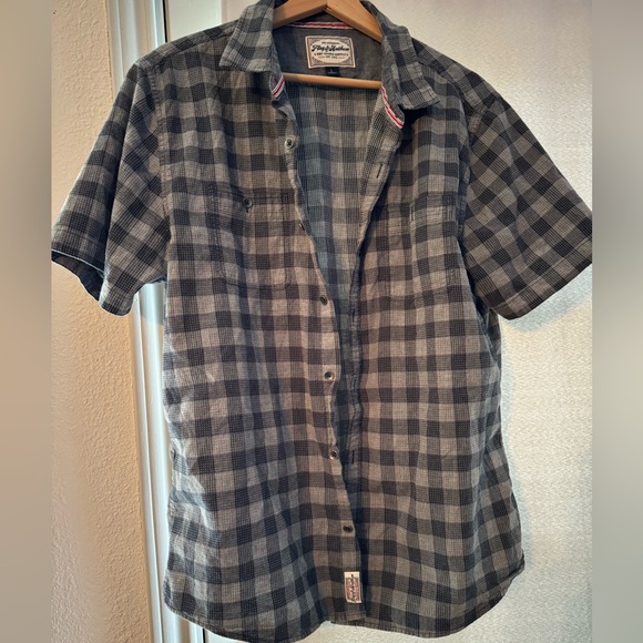 Short sleeve button down - Picture 2 of 2